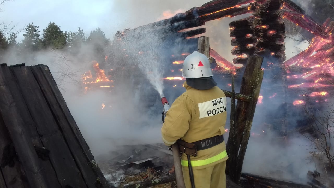 В Гусь-Хрустальном районе сгорел частный дом, 1 человек погиб