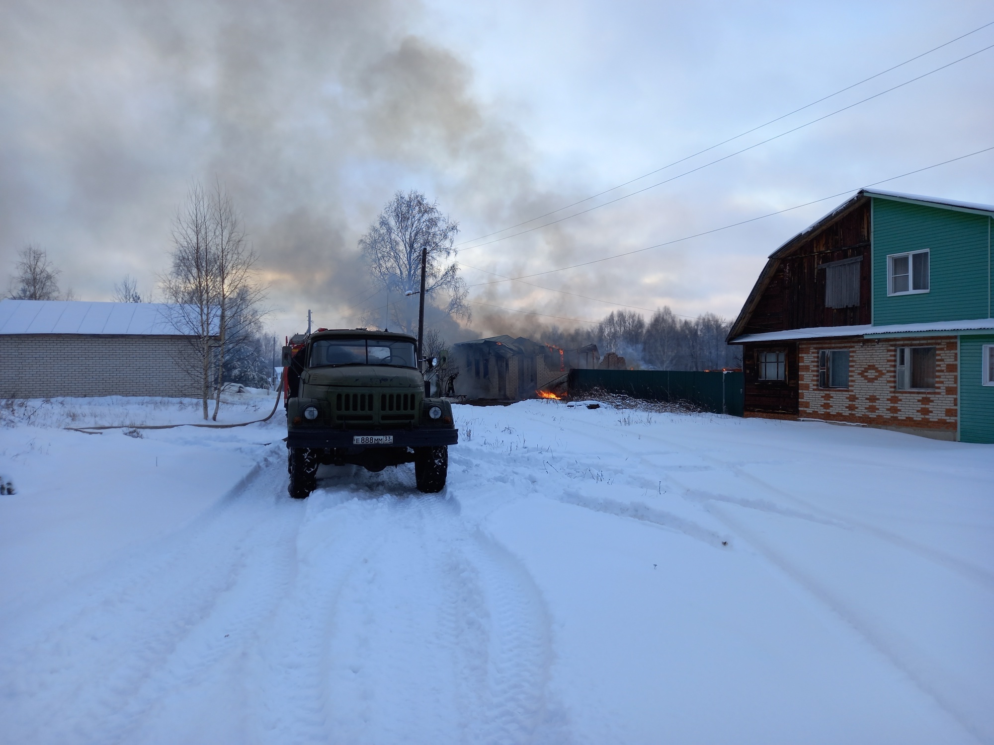 В Муромском районе в деревне Вареж полностью выгорел участок с жилым домом  и хоз. постройкой