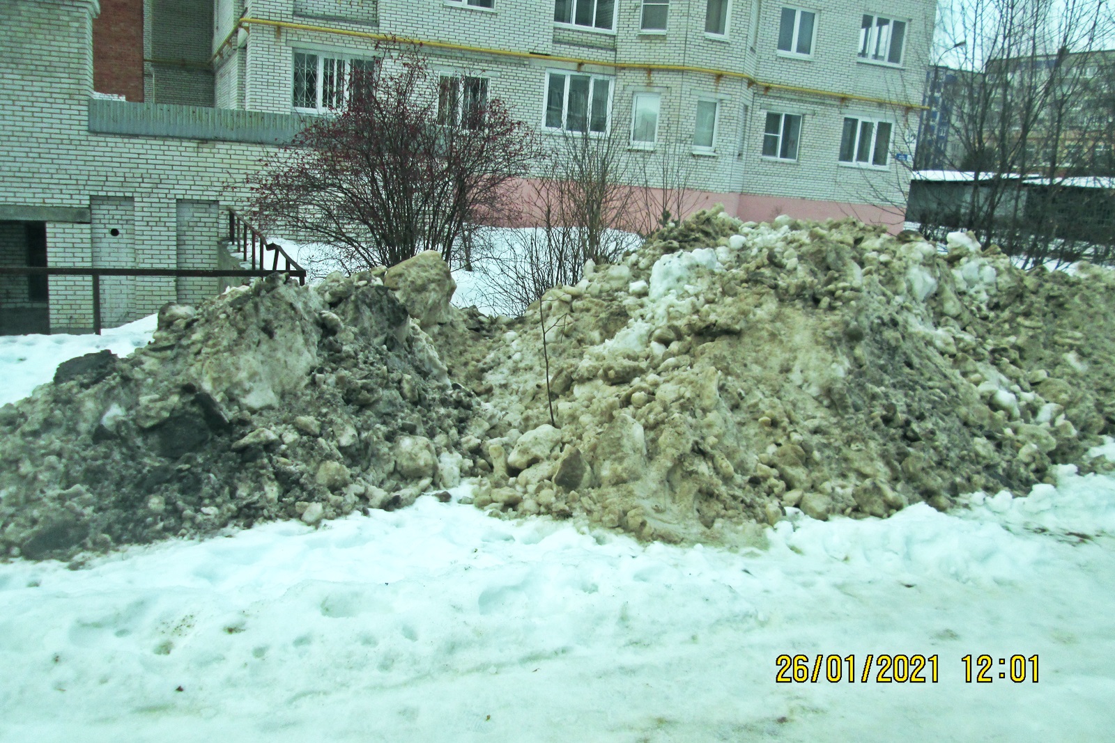 Складирование снега. Складирование снега на газонах. Складирование снега на асфальт. Складирование снега на газонах Петербург. Снег во Владимире 2021.