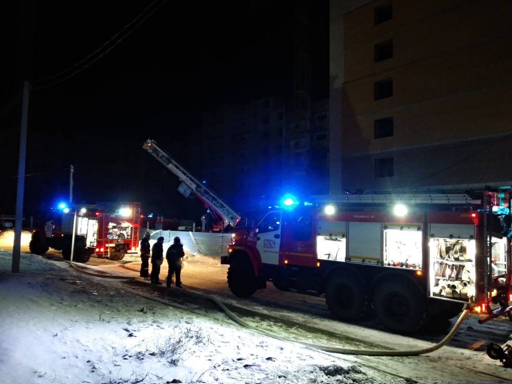 Горит краник. Пожар на башенном кране. Пожар в Юрьевце Владимир. Пожар башенного крана в Норильске. Пожар в Юрьевце Владимир сегодня.