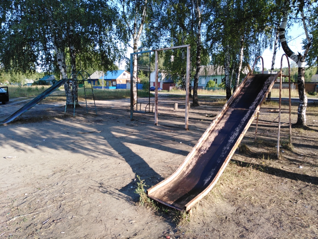 Более 20 детских площадок во Владимирской области представляют опасность