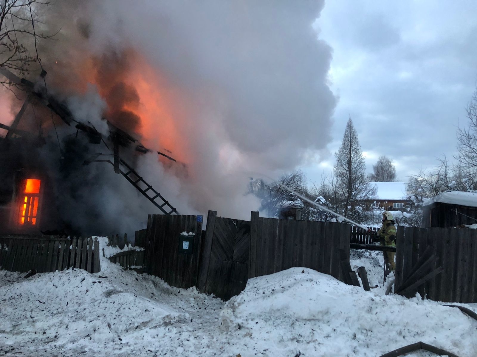 В Курлово Владимирской области на пожаре в частном доме погиб человек