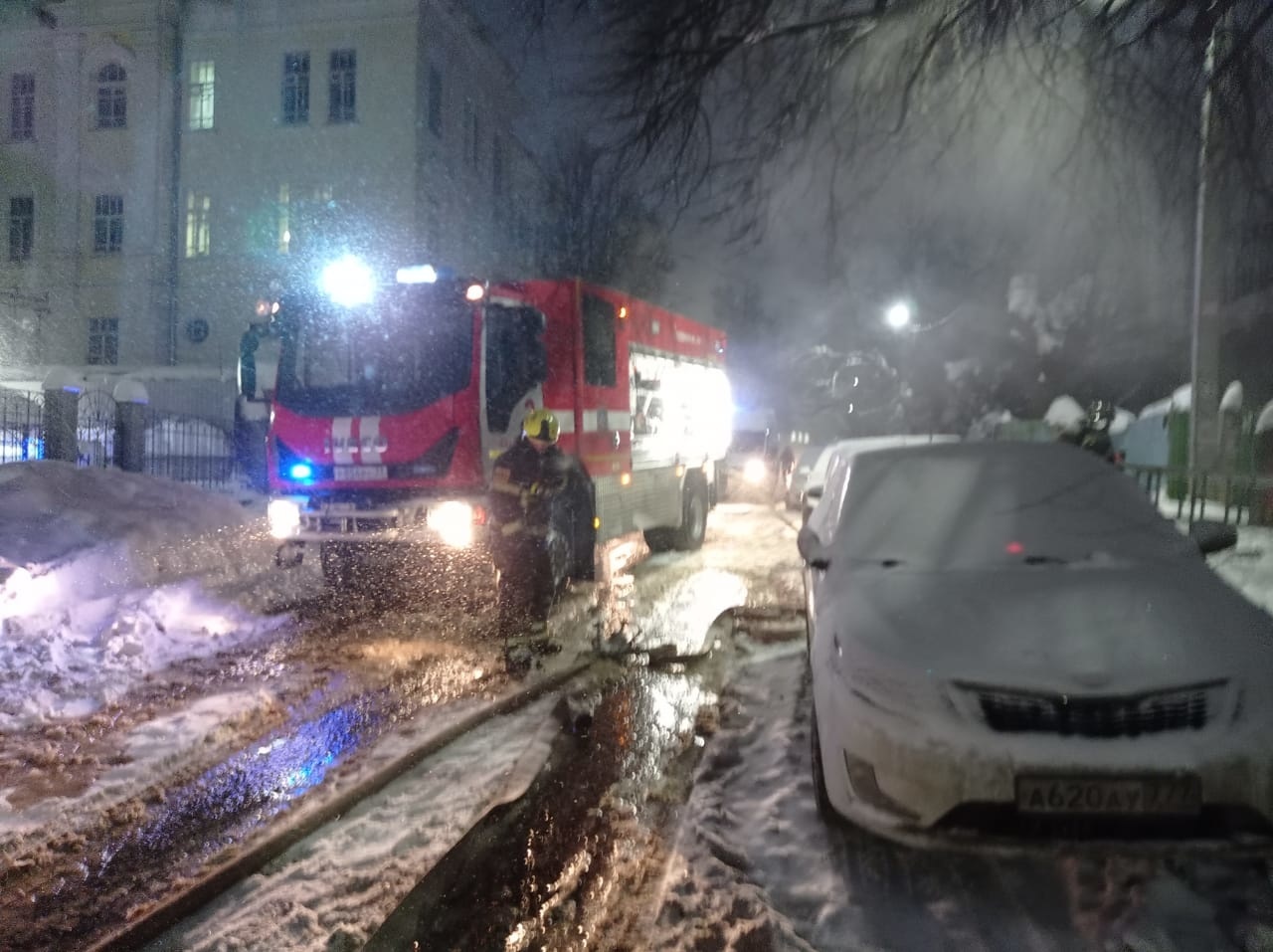 Во Владимире на улице Музейная частично выгорел двухэтажный жилой дом