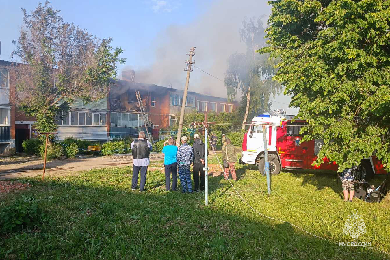 В селе Черкутино Собинского района в жилом доме выгорело 1000 квадратных  метров кровли