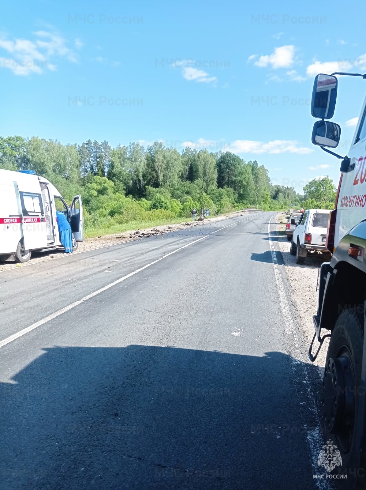 Спасатели деблокировали пострадавших в дтп