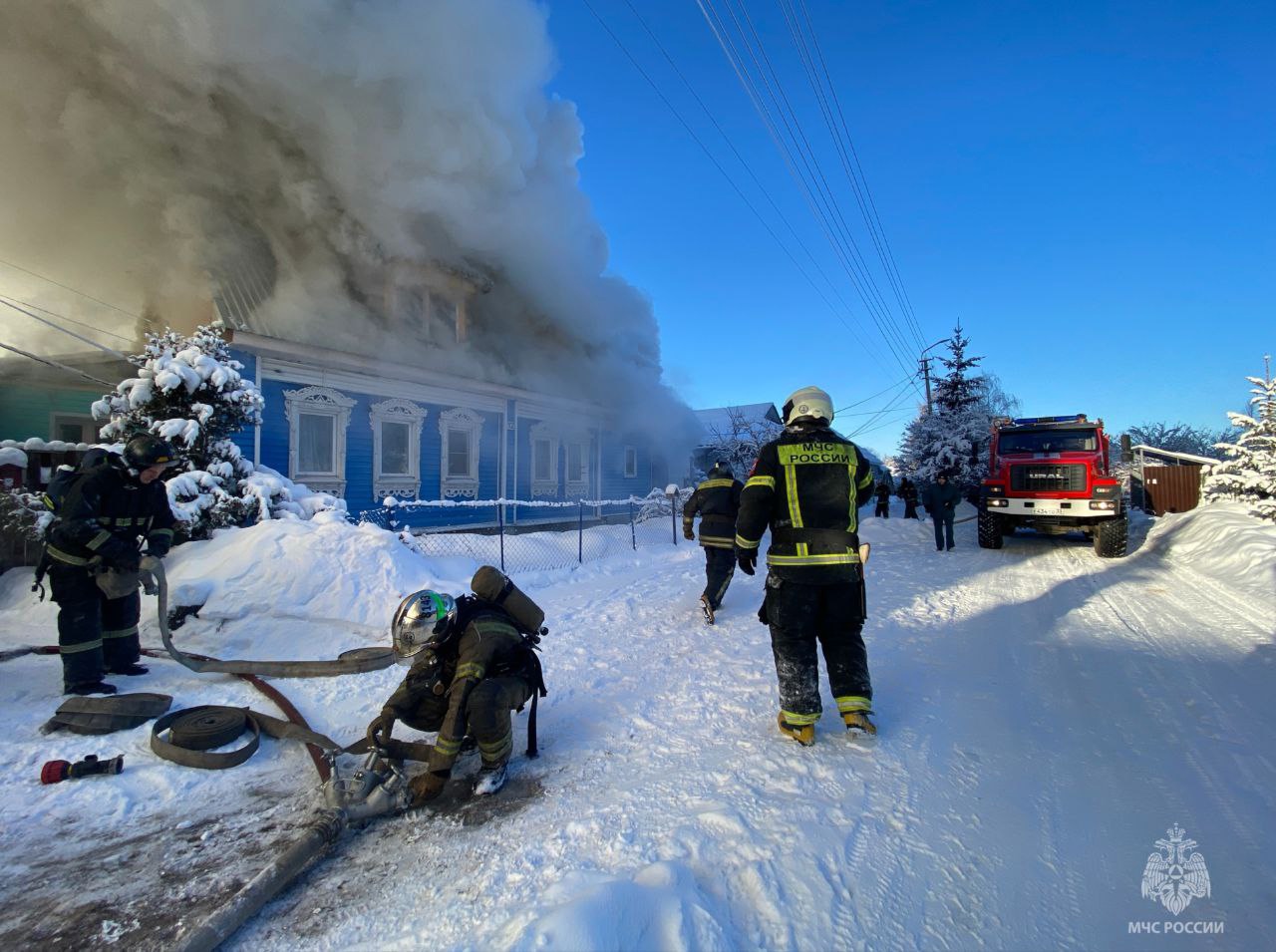 В Коврове сотрудник МЧС не находясь на службе вывел людей из горящего дома